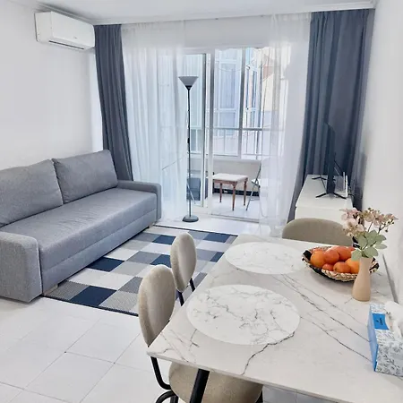 With Pool, Near The 公寓 托雷维耶哈