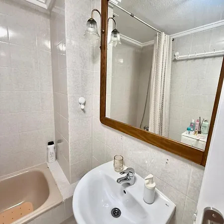 With Pool, Near The 公寓