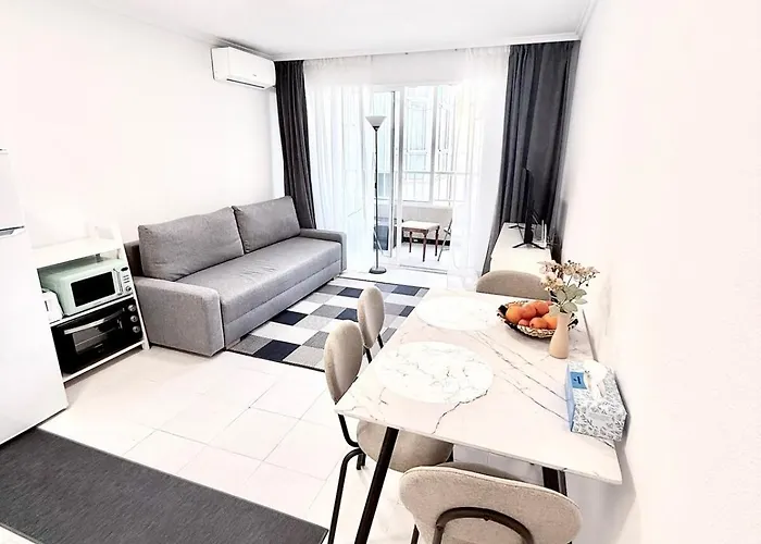 With Pool, Near The Apartment Torrevieja